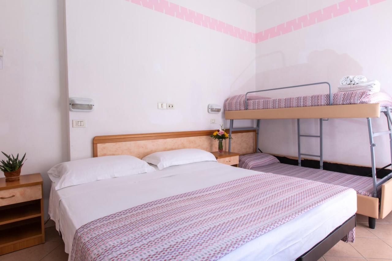 Hotel Holland ريميني المظهر الخارجي الصورة