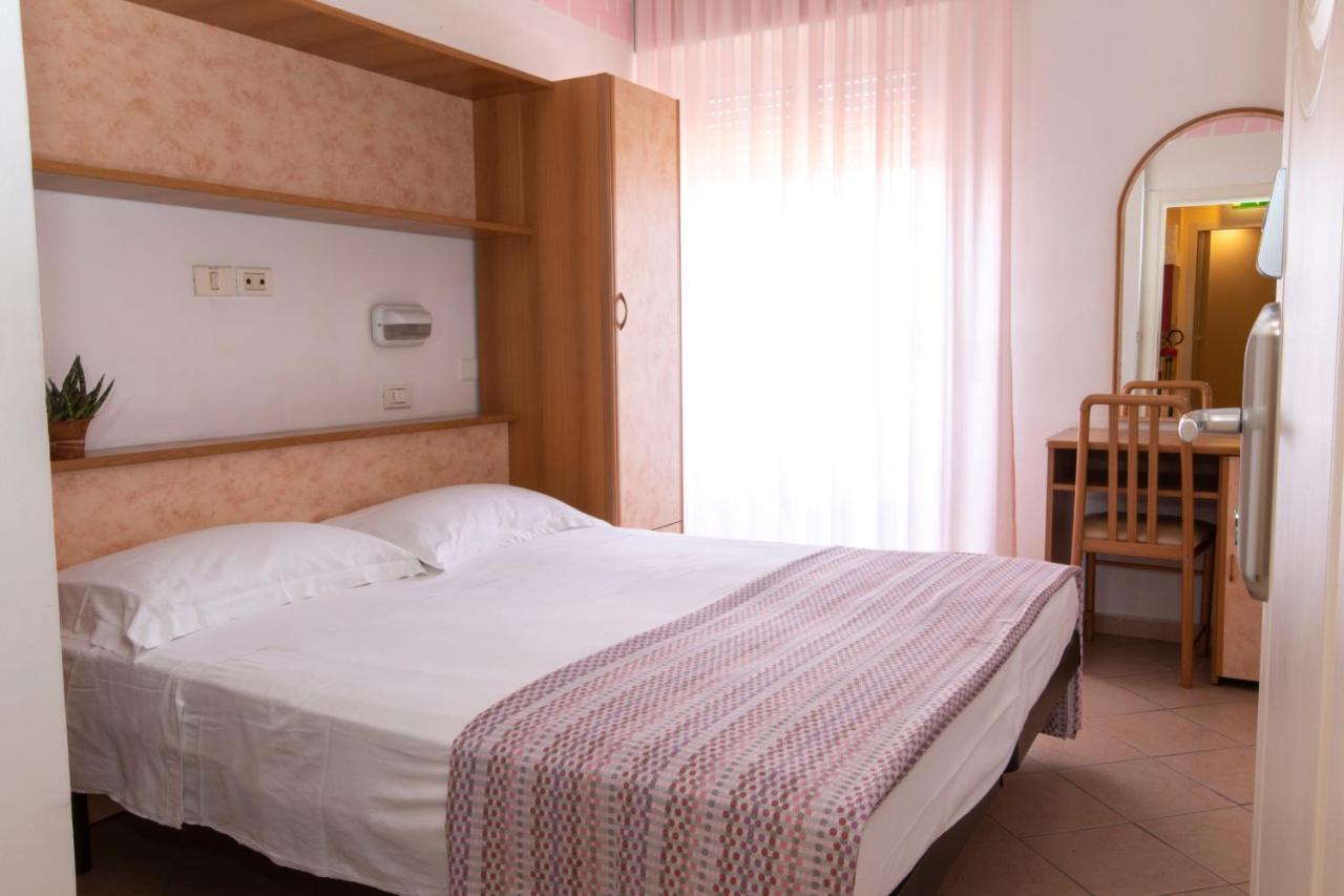 Hotel Holland ريميني المظهر الخارجي الصورة