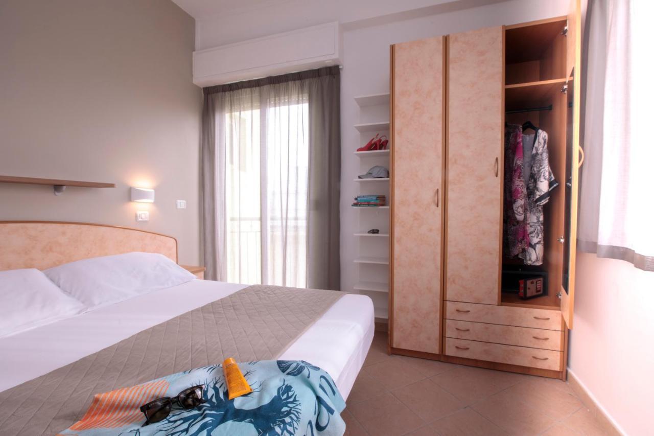 Hotel Holland ريميني المظهر الخارجي الصورة