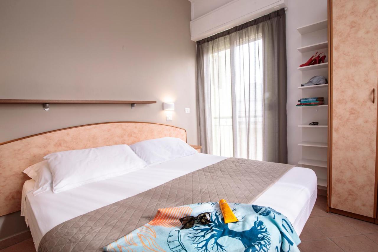 Hotel Holland ريميني المظهر الخارجي الصورة