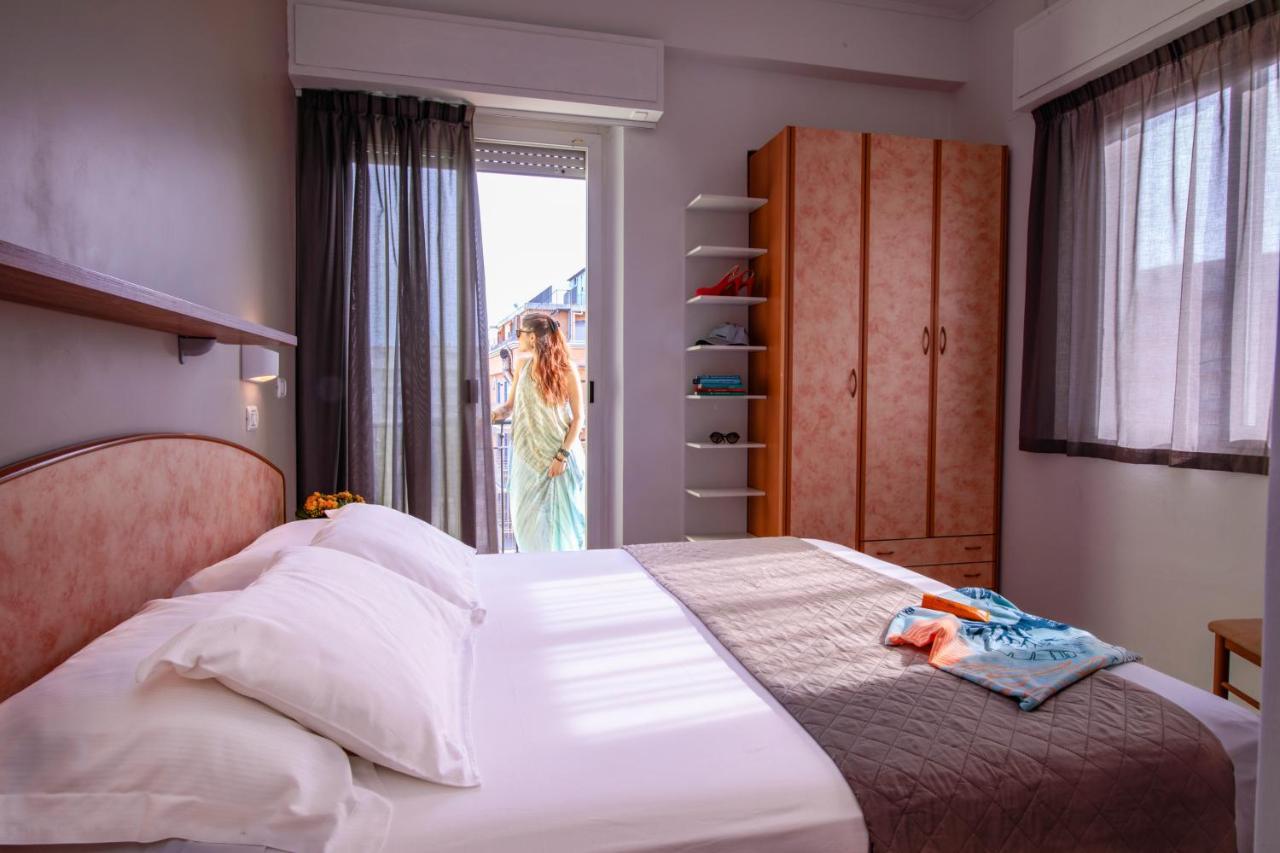 Hotel Holland ريميني المظهر الخارجي الصورة