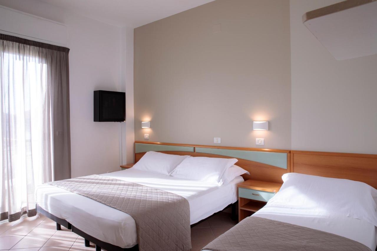Hotel Holland ريميني المظهر الخارجي الصورة