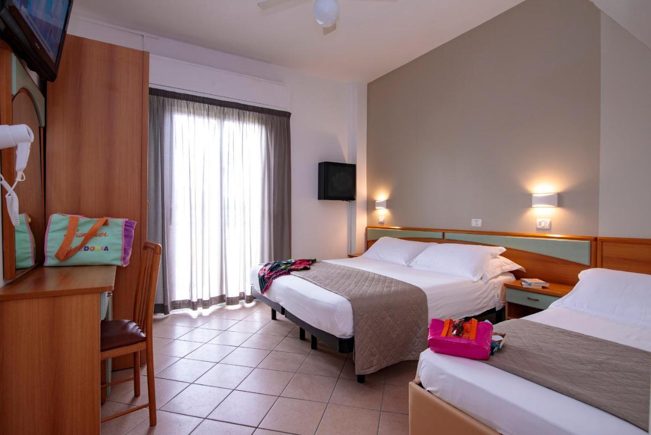 Hotel Holland ريميني المظهر الخارجي الصورة