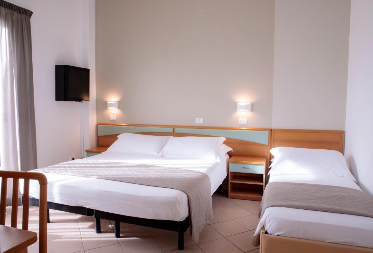 Hotel Holland ريميني المظهر الخارجي الصورة