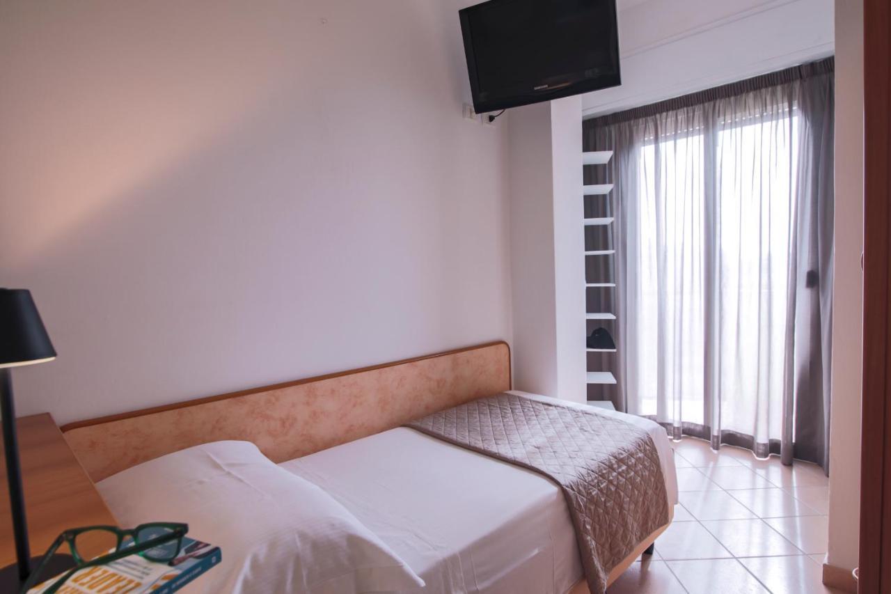 Hotel Holland ريميني المظهر الخارجي الصورة