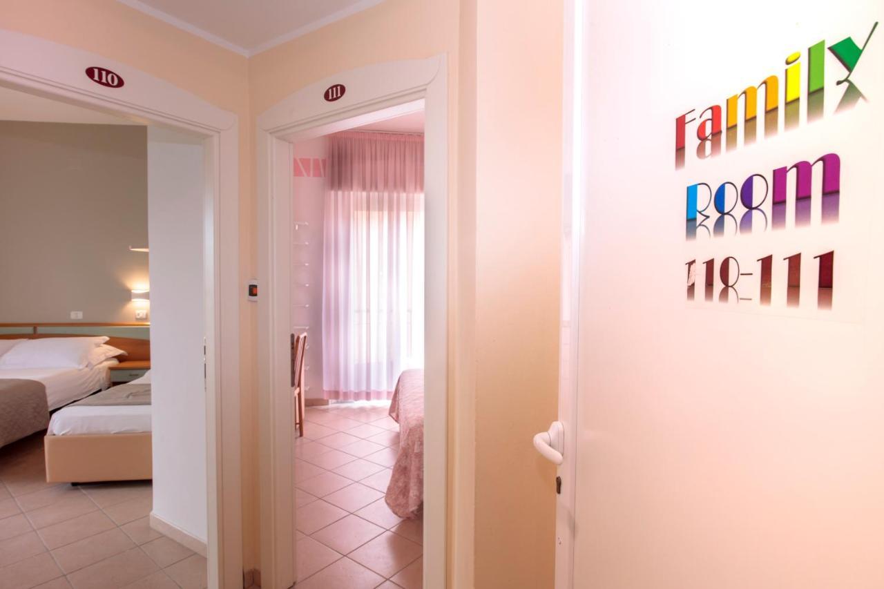 Hotel Holland ريميني المظهر الخارجي الصورة